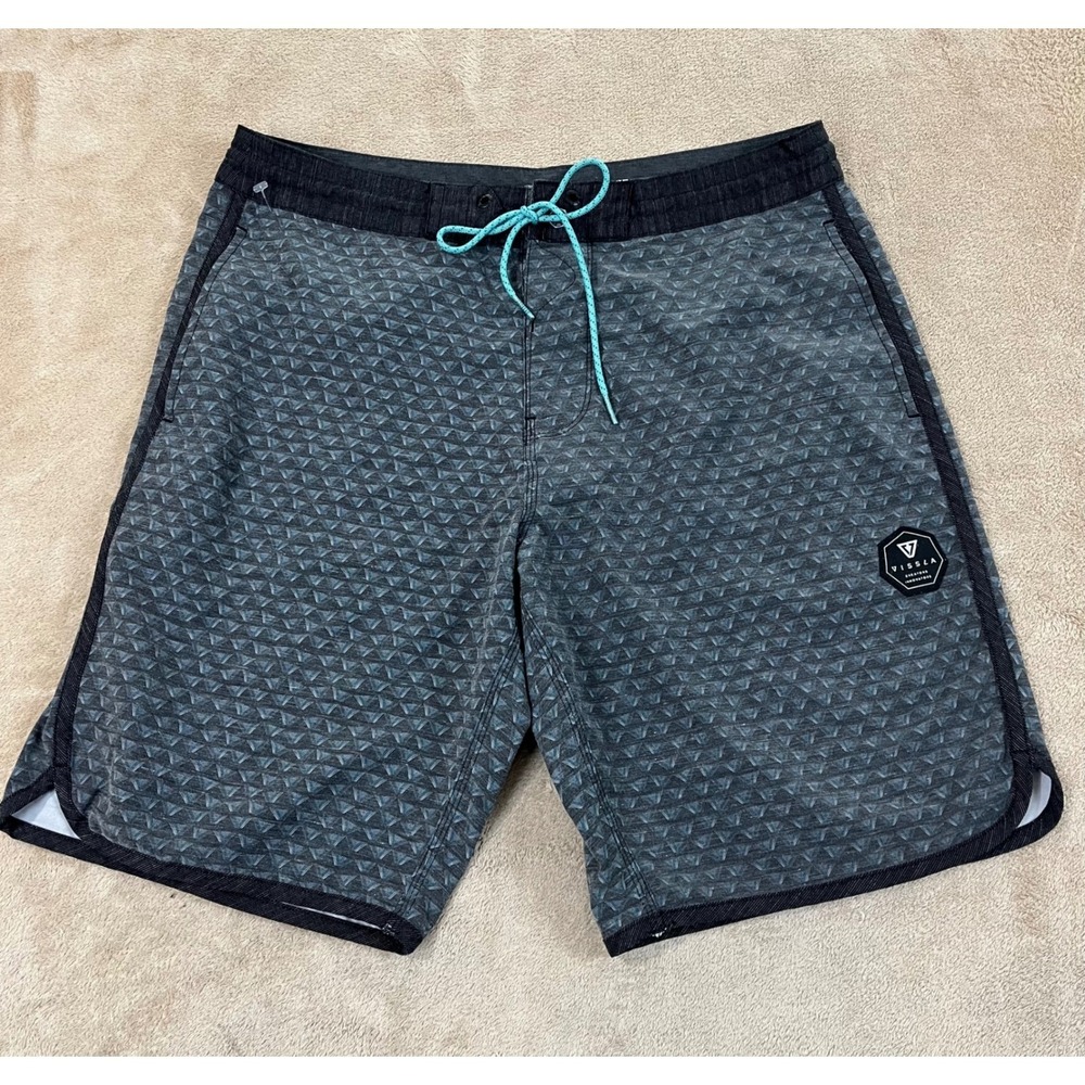 Vissla Staggered Printed 17" Boardshorts Shorts Mens 33 Black/Blue Polyester EUC